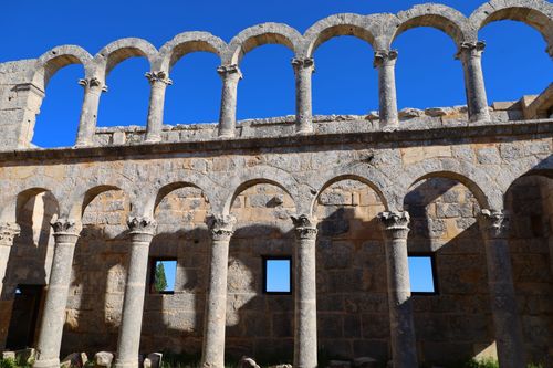 Free Explore majestic ancient Roman arches with stunning historical architecture against clear skies. Stock Photo