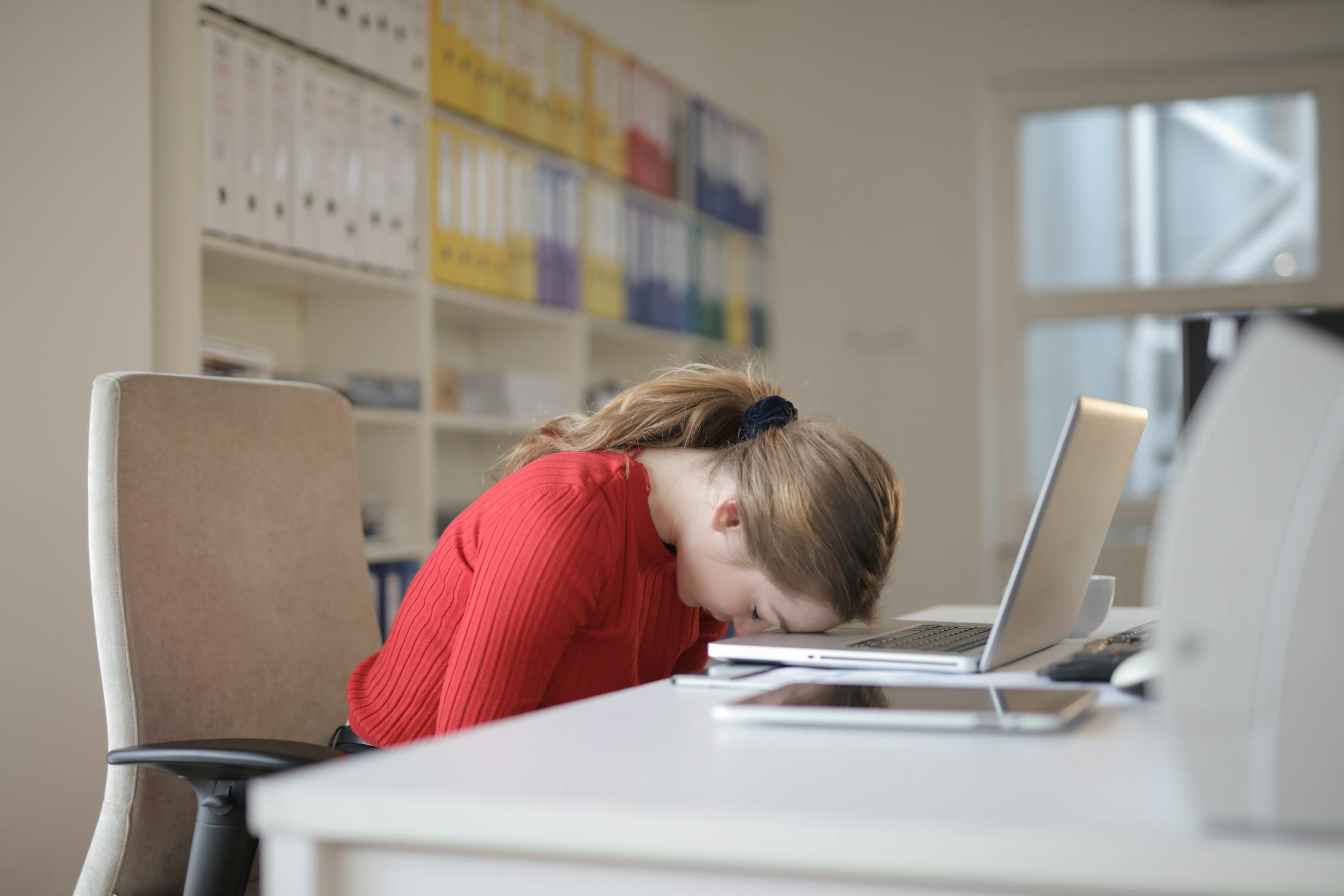 Sleeping Photo by Andrea Piacquadio from Pexels: https://www.pexels.com/photo/woman-sitting-on-chair-while-leaning-on-laptop-3791136/