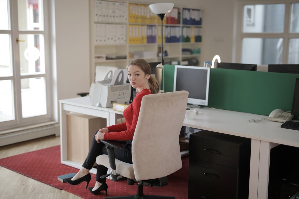 office relocation in Longcross — Loaded properly: blankets, straps and a plan in Longcross