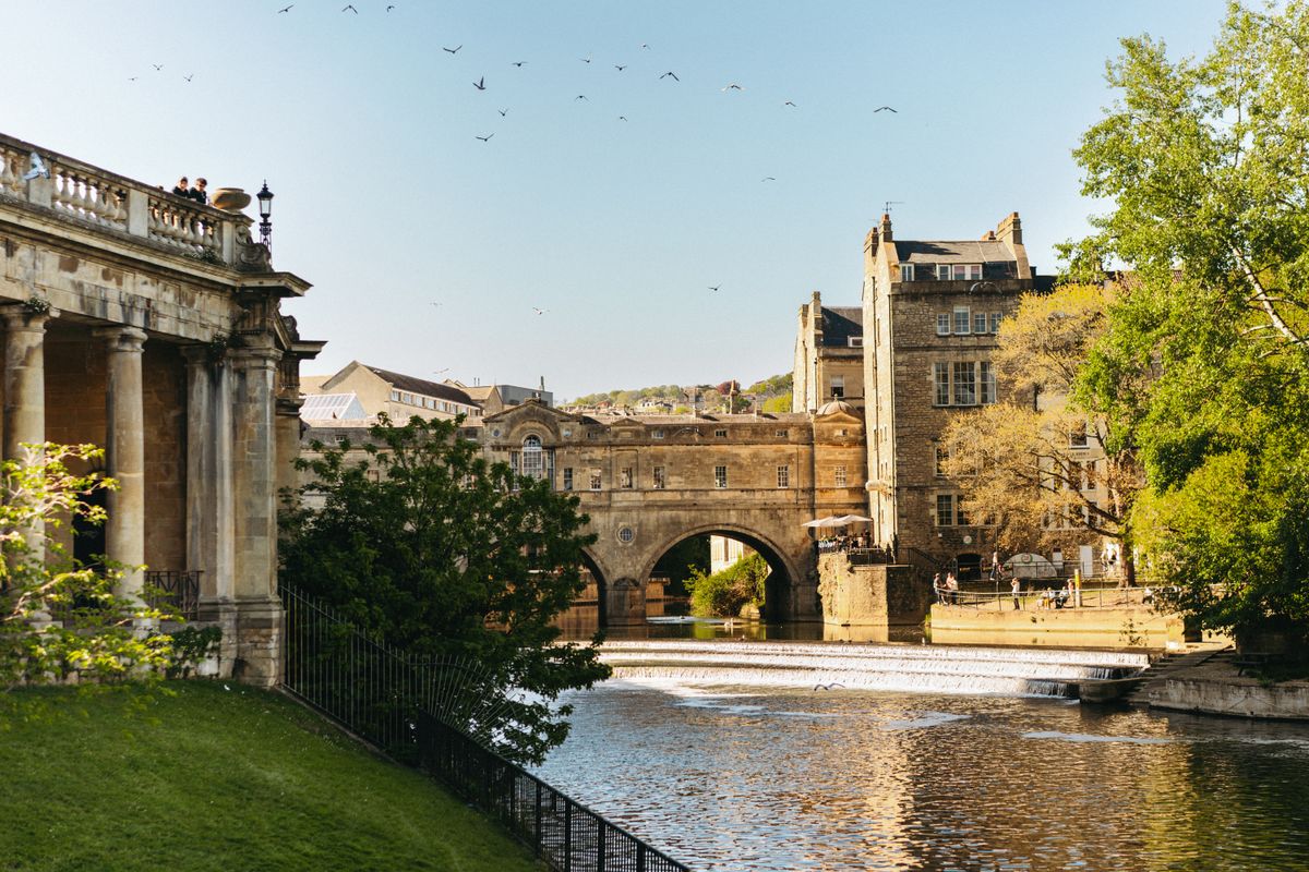 Pulteney Bridge spanning the River Avon in Bath