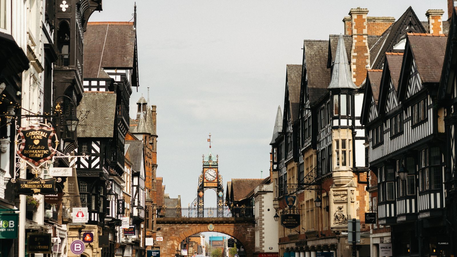 Hen party cocktail masterclass in Chester