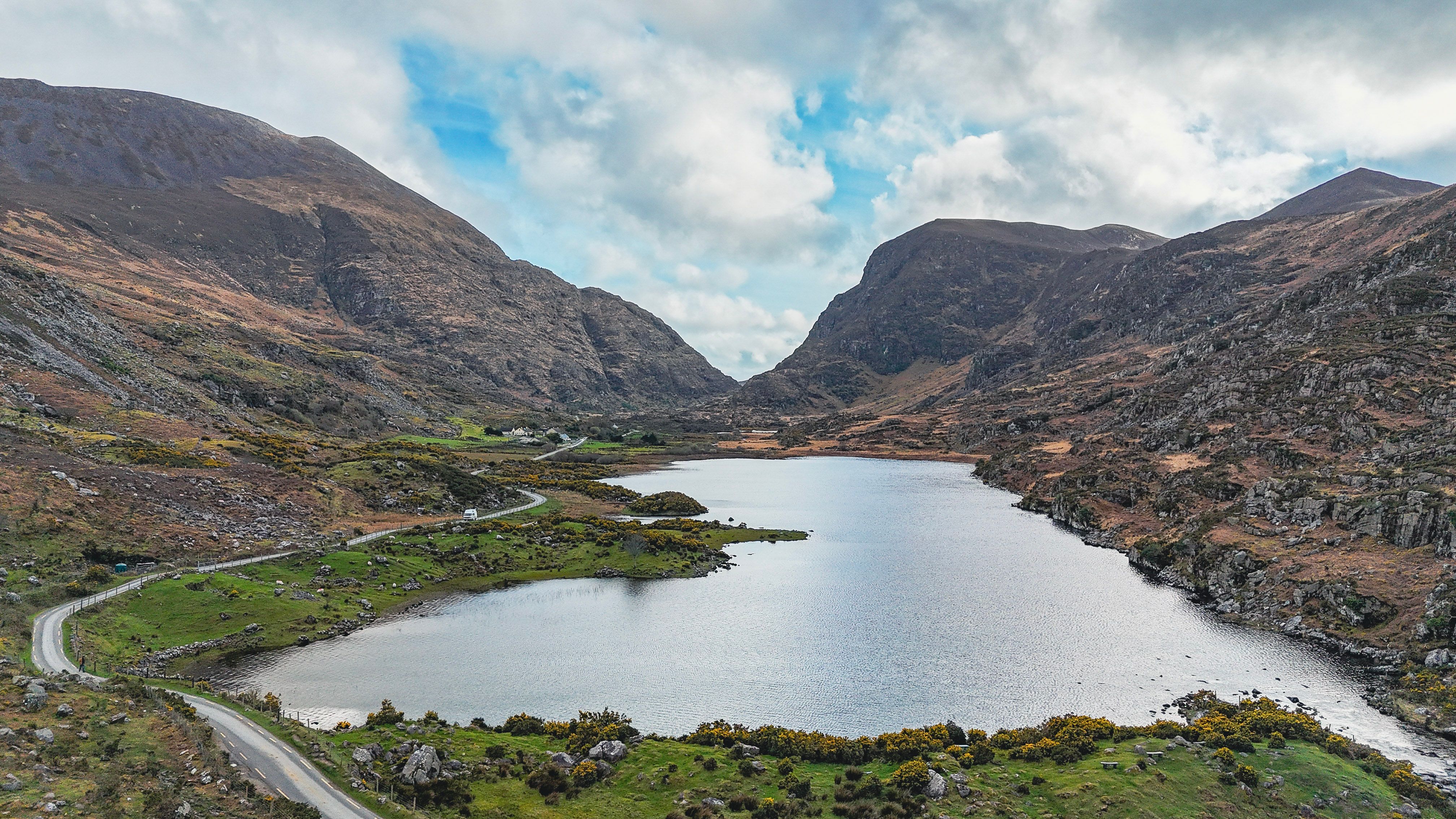 budget flights Ireland — Photo by Dahlia E. Akhaine on Pexels