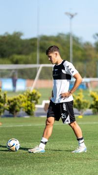 Joueur de football sur le terrain