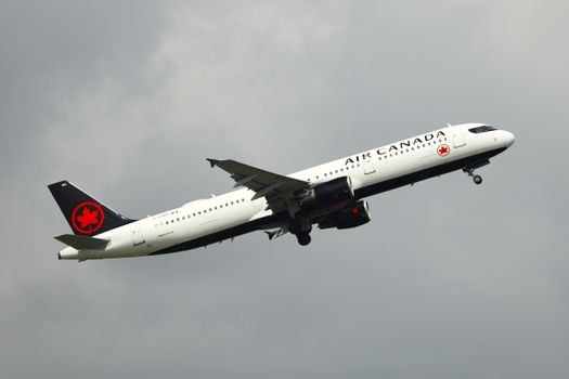 Air Canada Flight Declares Mayday After Engine Failure Mid-Air
