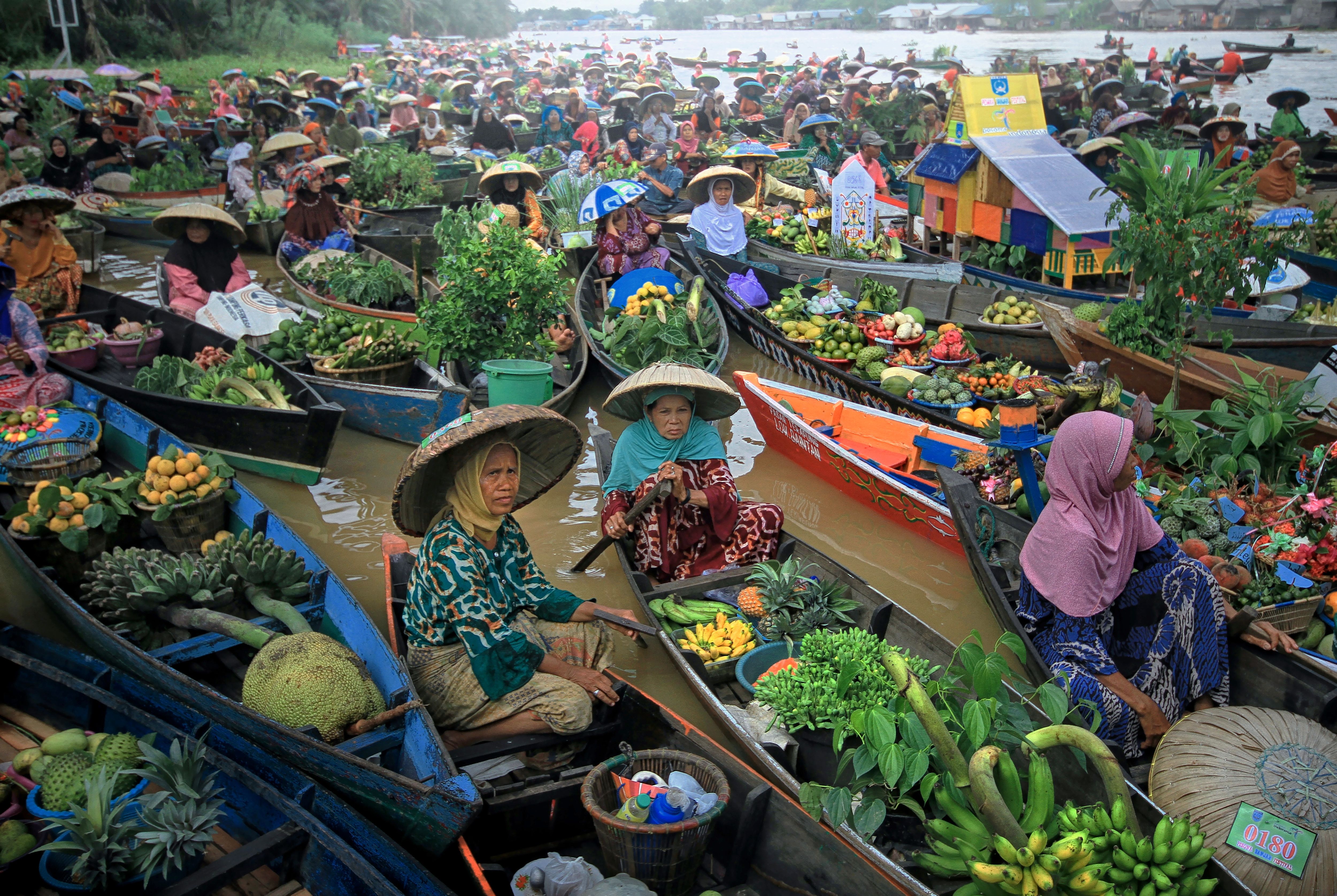 Pasar Terapung Amuntai: Menikmati Keunikan Budaya dan Kerajinan Lokal di Atas Sungai