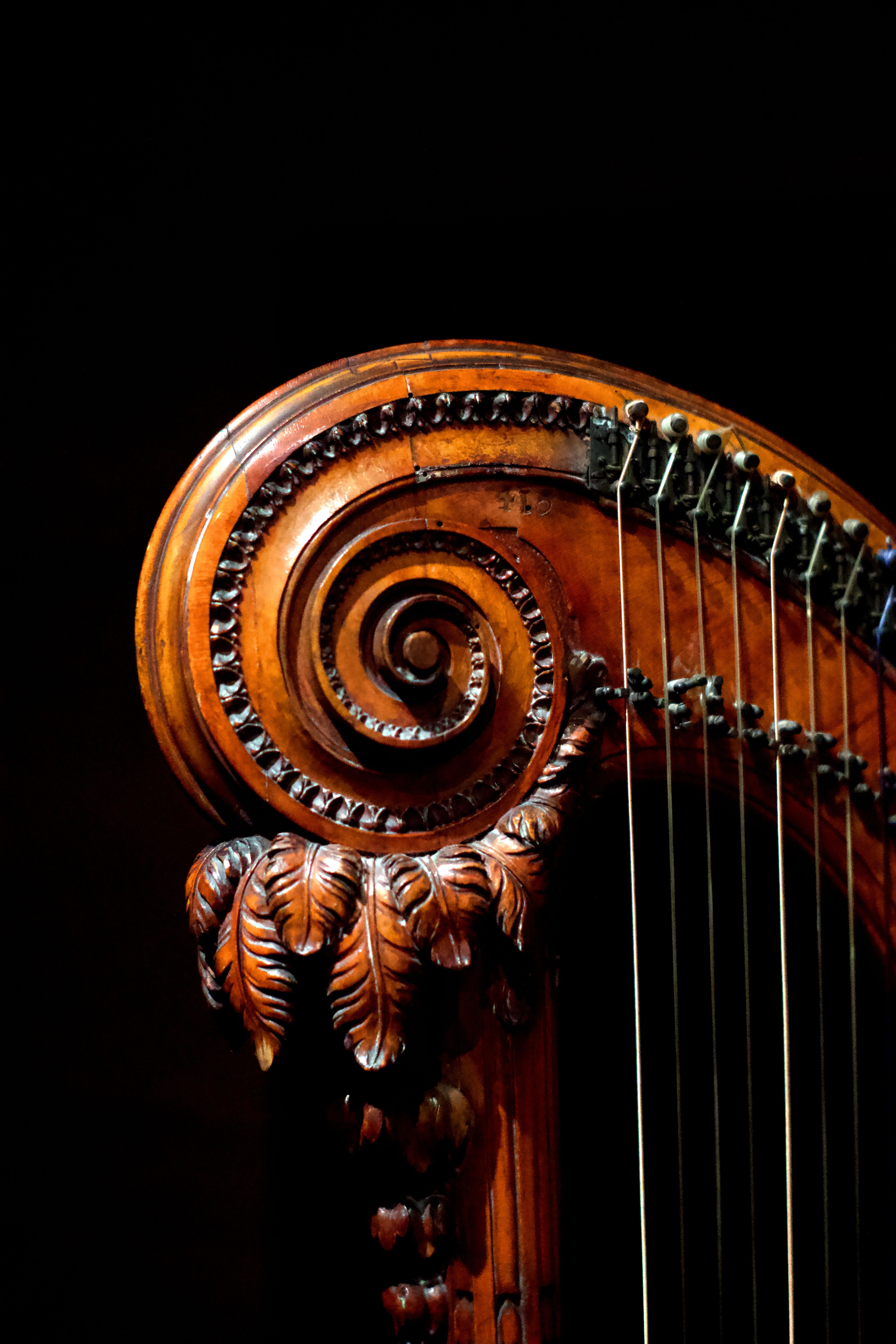 Los 10 instrumentos musicales más antiguos y los secretos detrás de su construcción