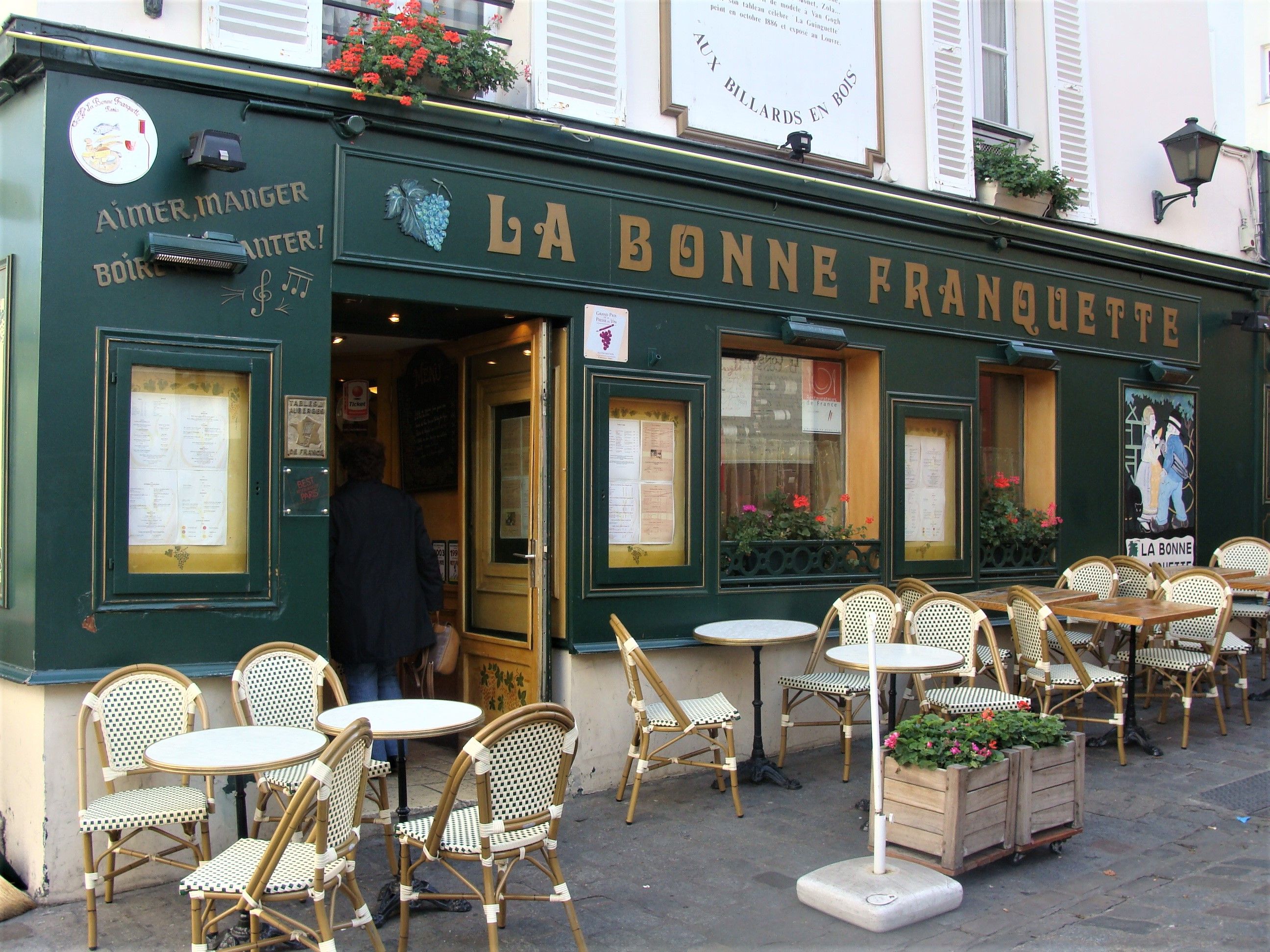 Coup de Foudre: What It Really Means in French