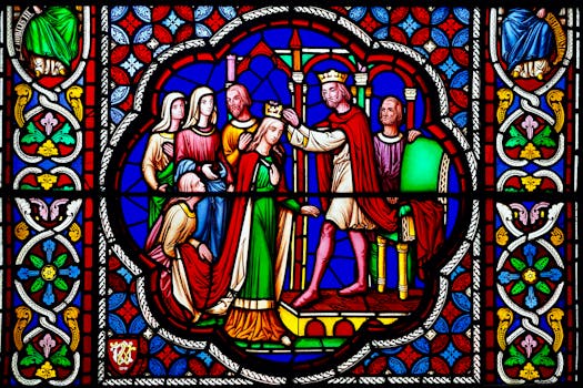 英国大教堂中充满活力的彩色玻璃艺术品展示了帝王加冕典礼的复杂设计