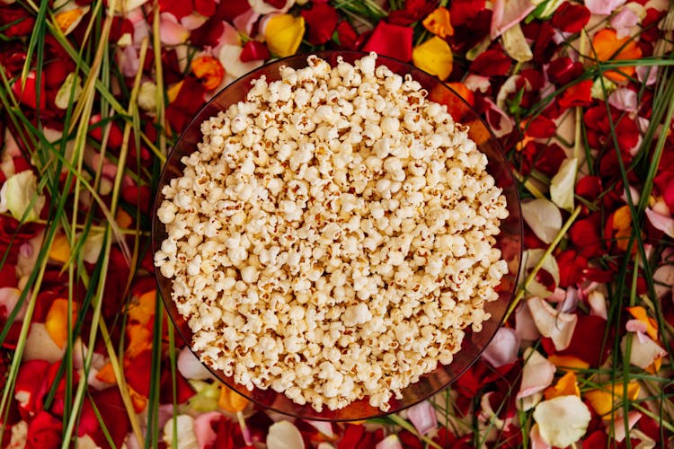 Healthy Popcorn Recipes: A Guide to Stovetop, Microwave, and Air Popper Methods thumbnail