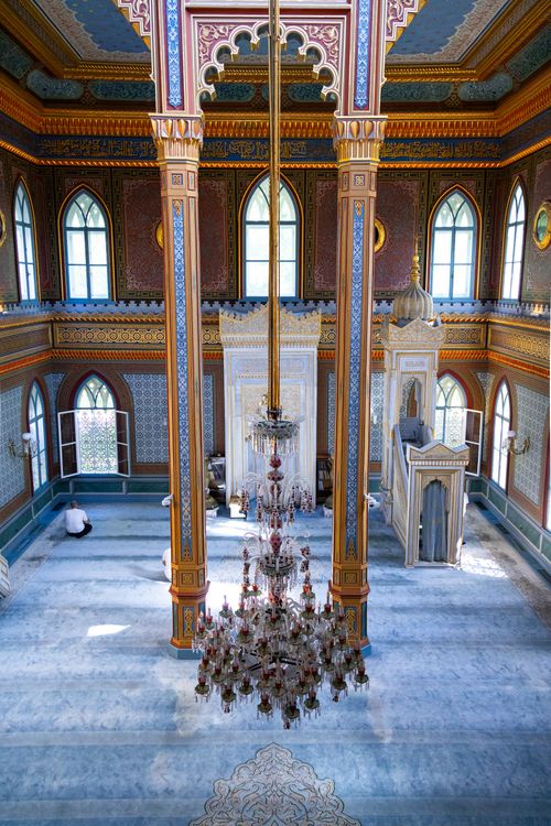 Free Explore the ornate interior of a historical mosque in Istanbul, showcasing exquisite architecture and design. Stock Photo