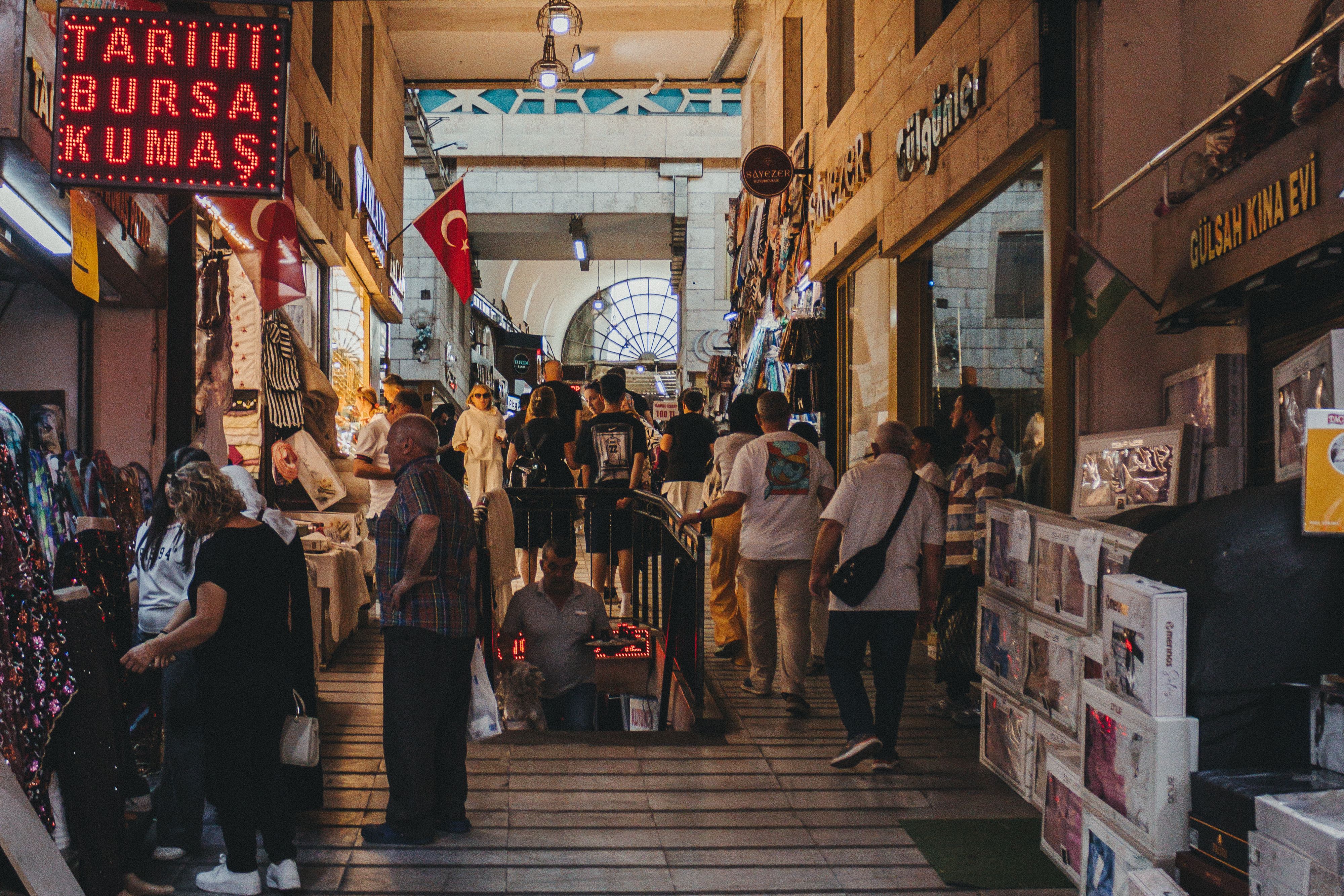 20 Size-Inclusive Fashion Brands To Shop For Your Summer Wardrobe — Photo by İdil Ceren Çelikler on Pexels
