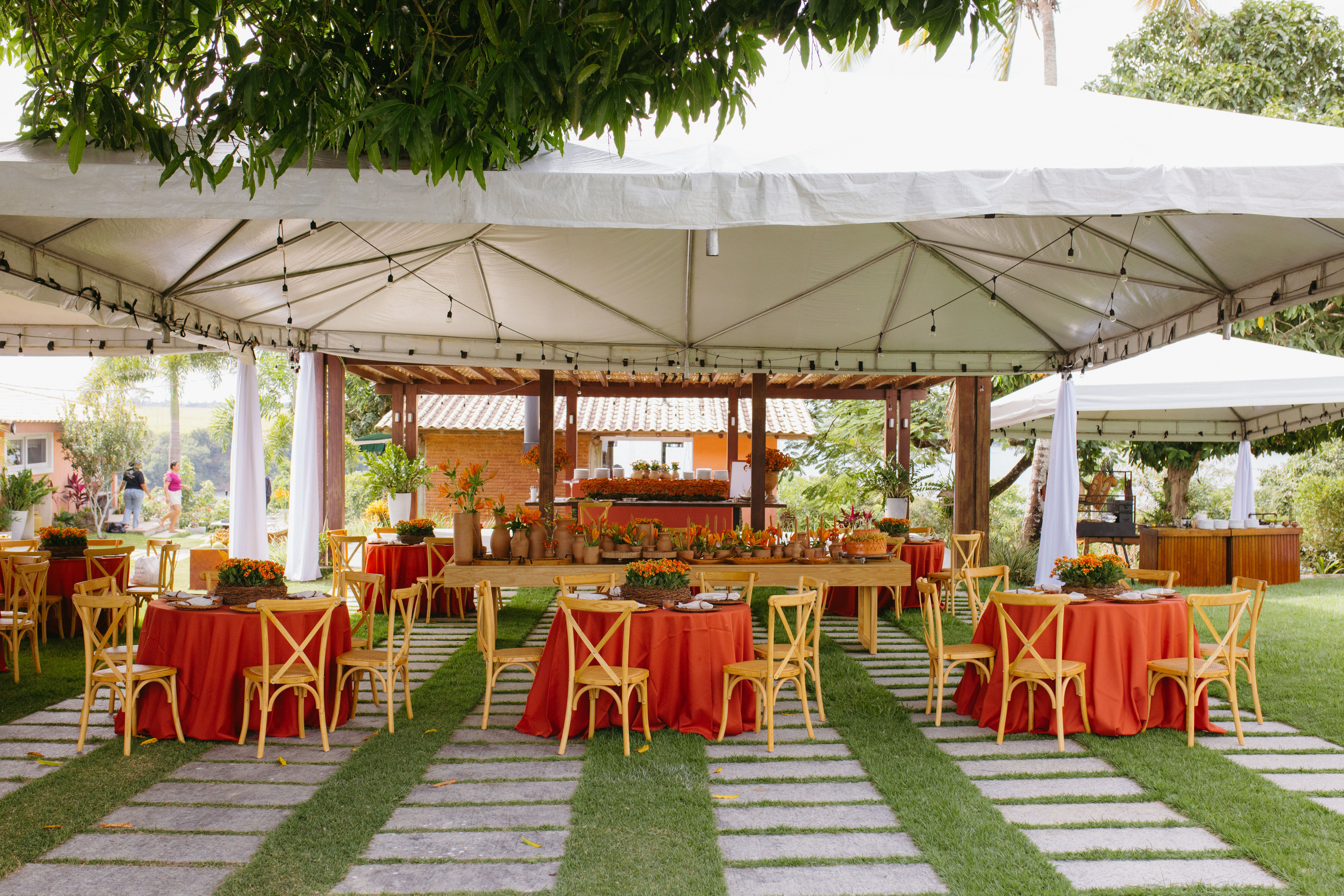 Montaje de carpas para eventos corporativos