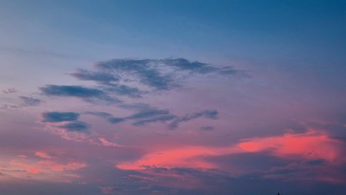 Free A beautiful twilight sky with pink and blue hues over Gia Lai, Vietnam. Tranquil and scenic atmosphere. Stock Photo