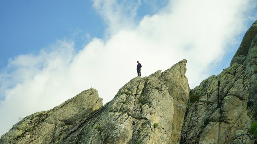 When to Curse for Self-Improvement (Sincerely)