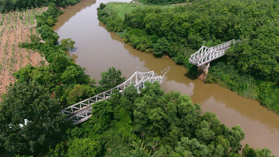 Deteriorating Greek Bridge Remains in Use Despite Safety Concerns