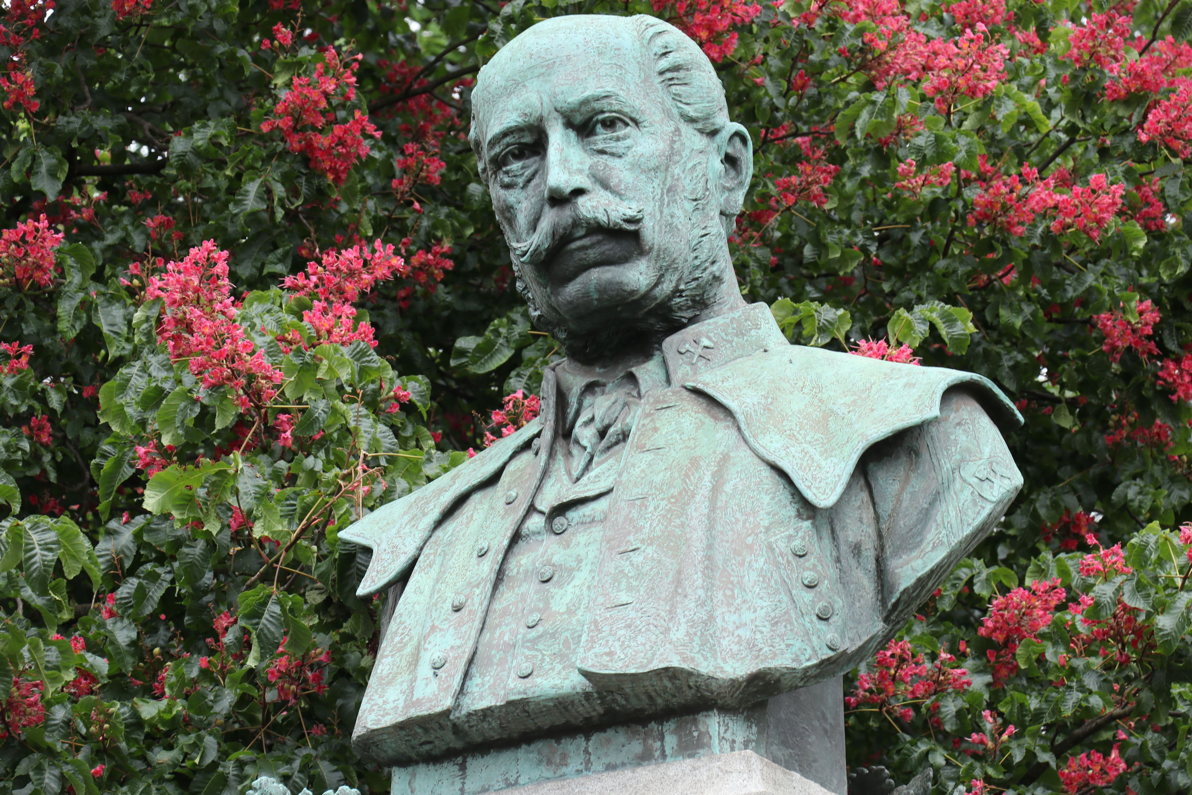 Quando o passado vira retração: o caso dos textos de Max Planck