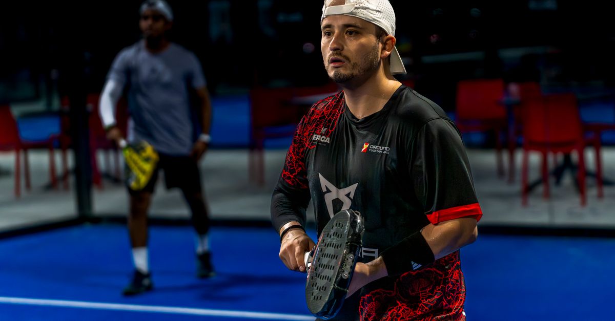 Les meilleures techniques pour maîtriser le service au padel