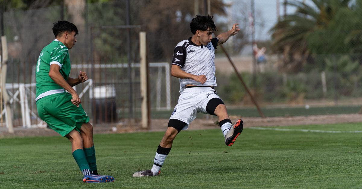 AI-powered camera tracking a soccer player's movements in real time