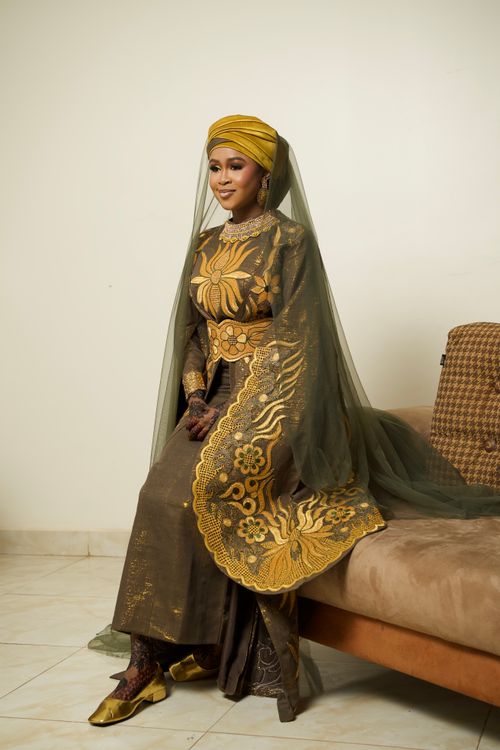 Elegant Hausa Bride in Traditional Nigerian Attire · Free Stock Photo
