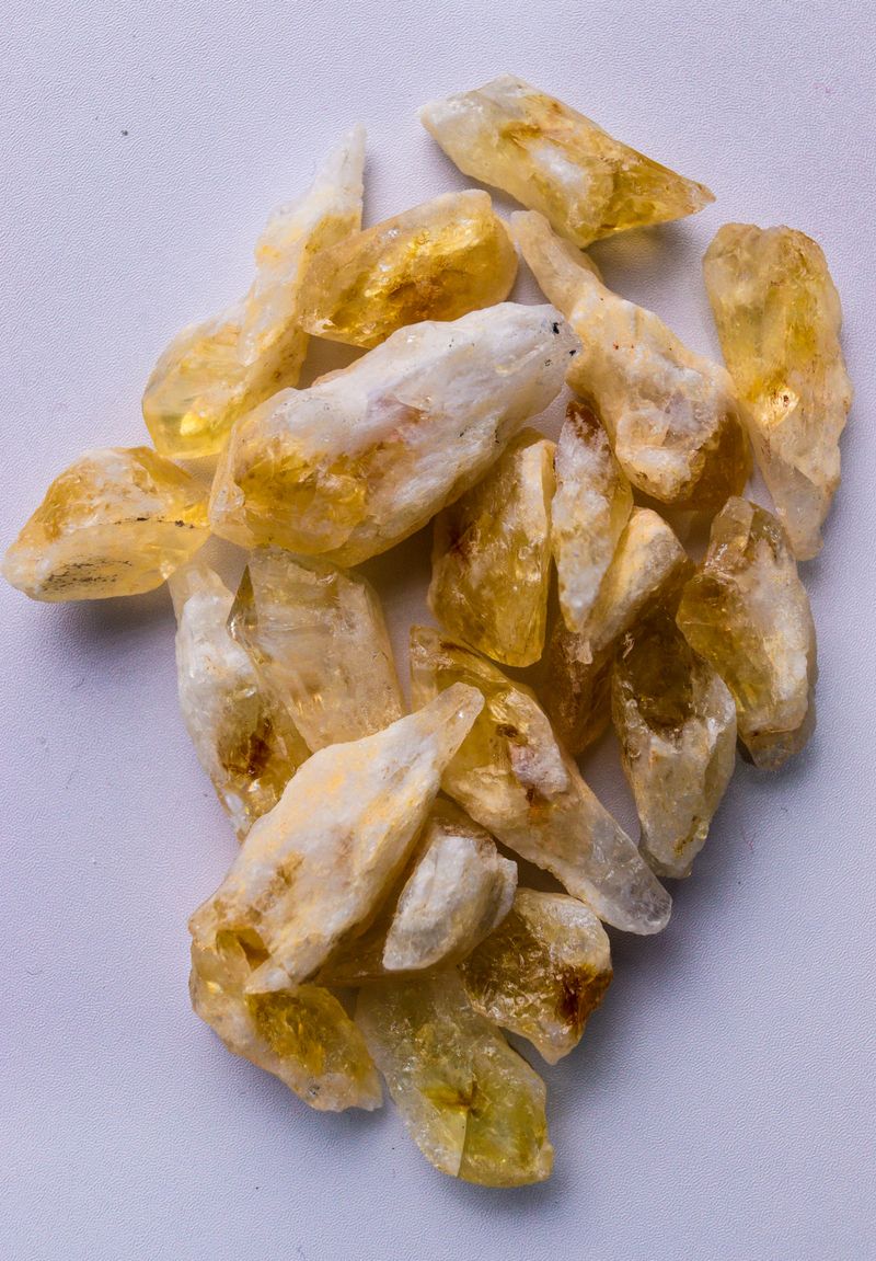 黄水晶原石