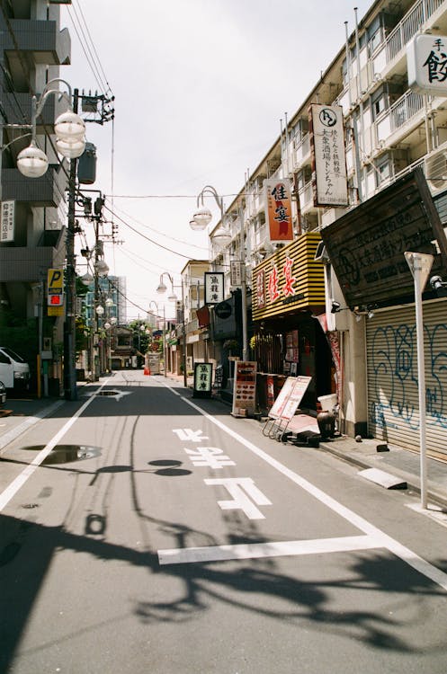 Ingyenes stockfotó elektromos vezetékek, épületek, japán kultúra témában