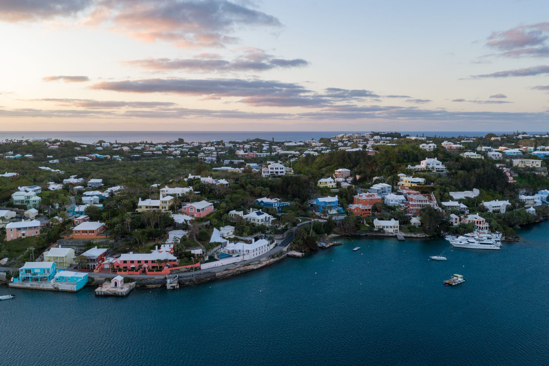 Airport transfers in Bermuda Airport transfers in Bermuda