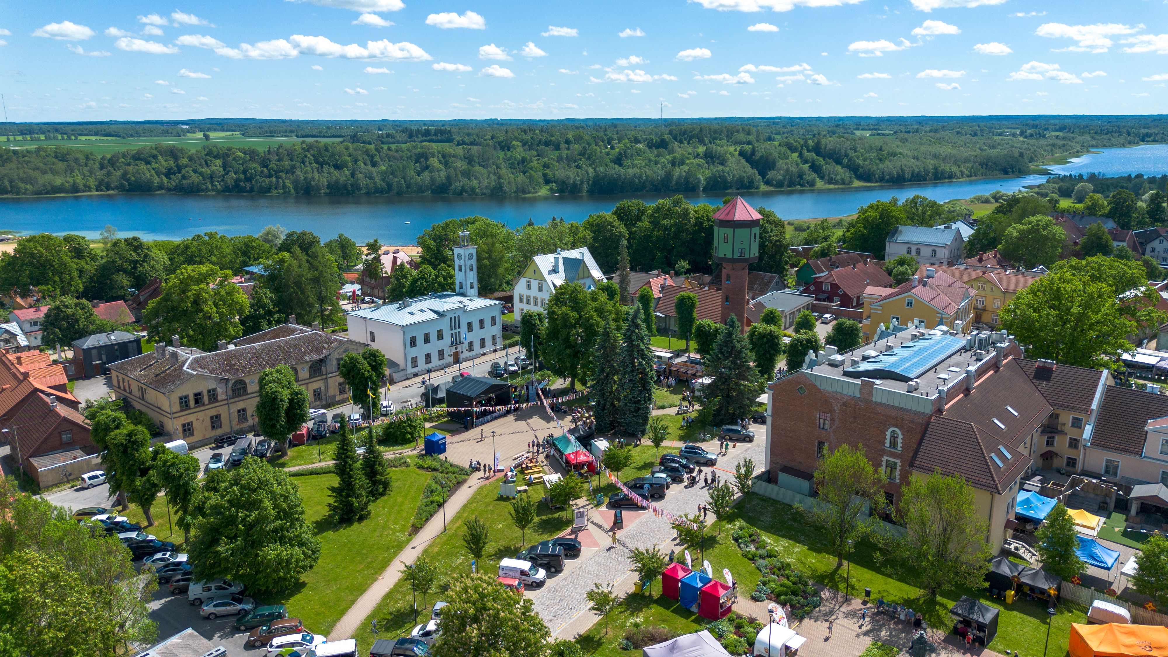 Browse the Tuesday and Friday market on Turu