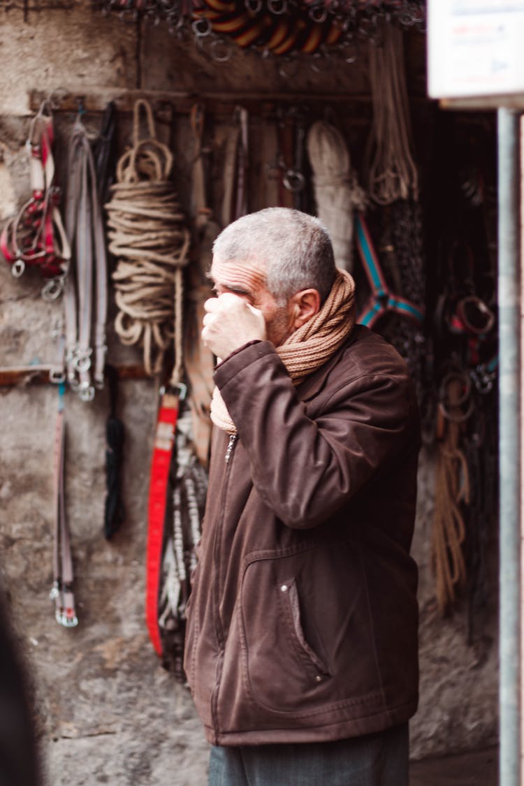 Mature Faceless Man Rubbing Face In Garage