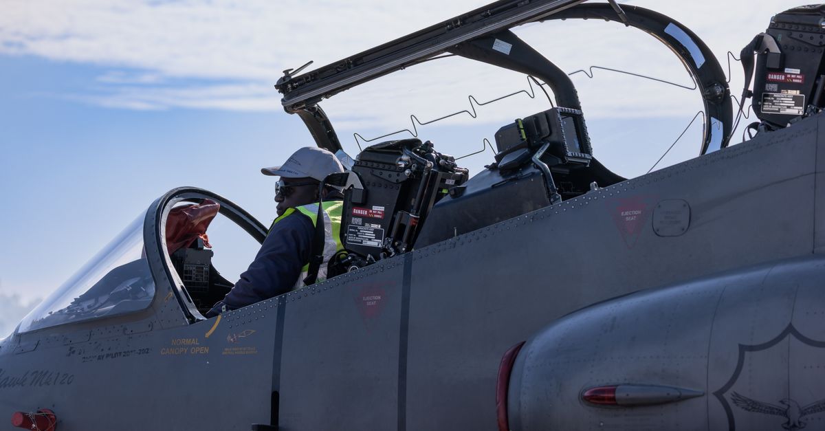 The Definitive Guide to Becoming a Commercial Pilot