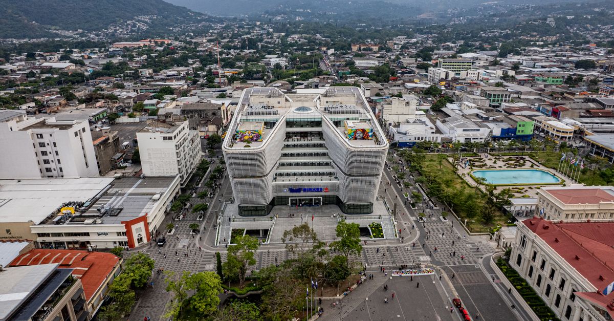 Las empresas salvadoreñas aceleran procesos de digitalización y automatización Las empresas salvadoreñas aceleran procesos de digitalización y automatización