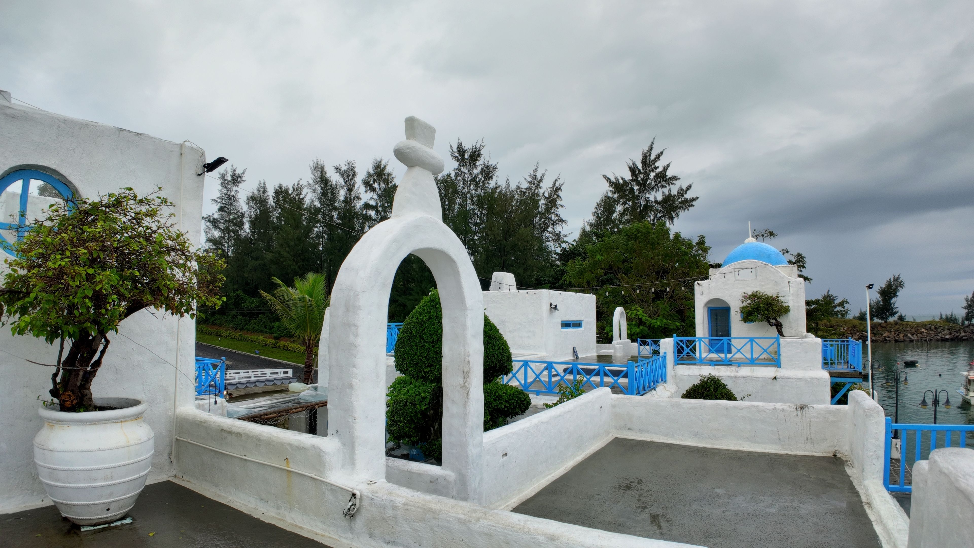 Tierra Alta / Santorini Restaurant