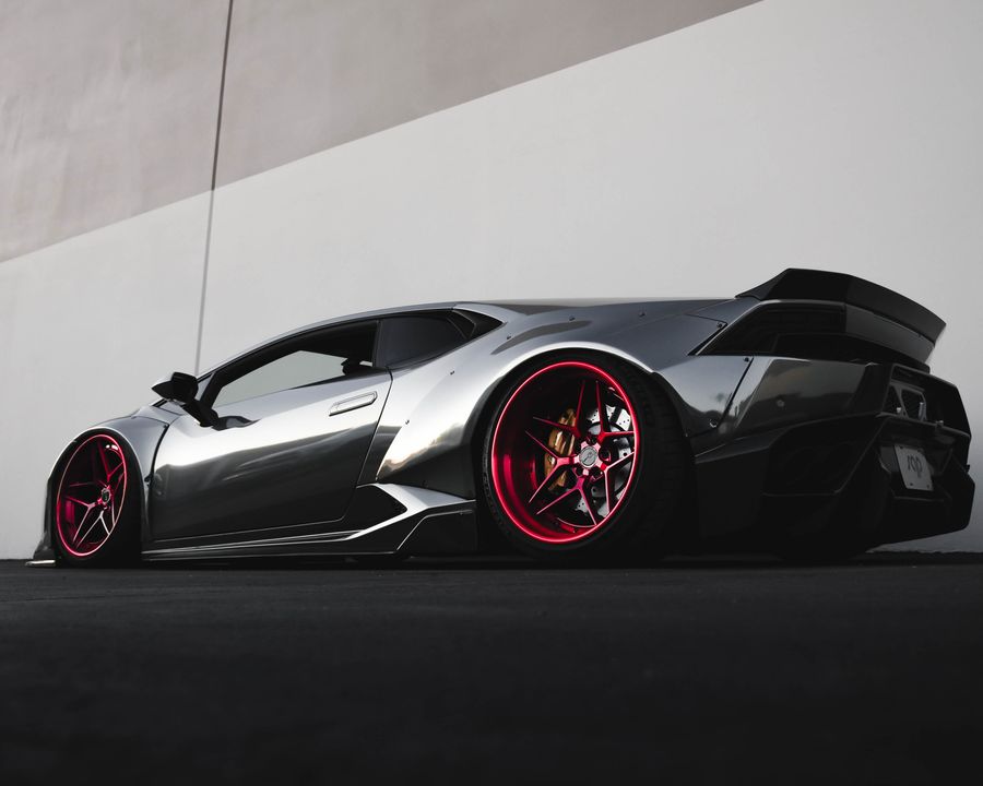 Lamborghini Huracán — Chrome Mirror Vinyl Wrap