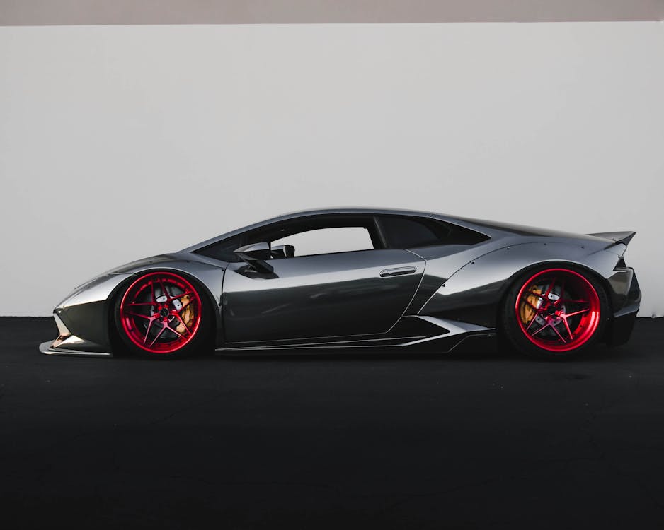 фото черного Lamborghini