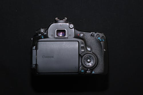 Fotobanka s bezplatnými fotkami na tému Canon, čierny fotoaparát, fotoaparát