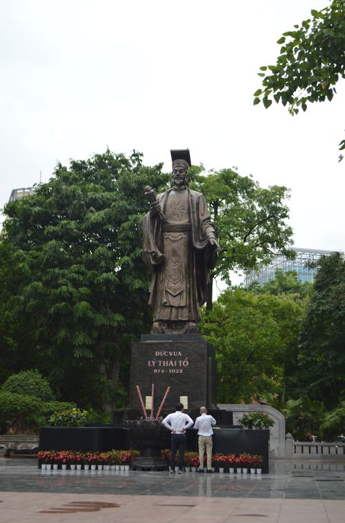 Free Large bronze statue of Emperor Ly Thai To in the Ly Thai To Park, Hanoi, Vietnam. Stock Photo