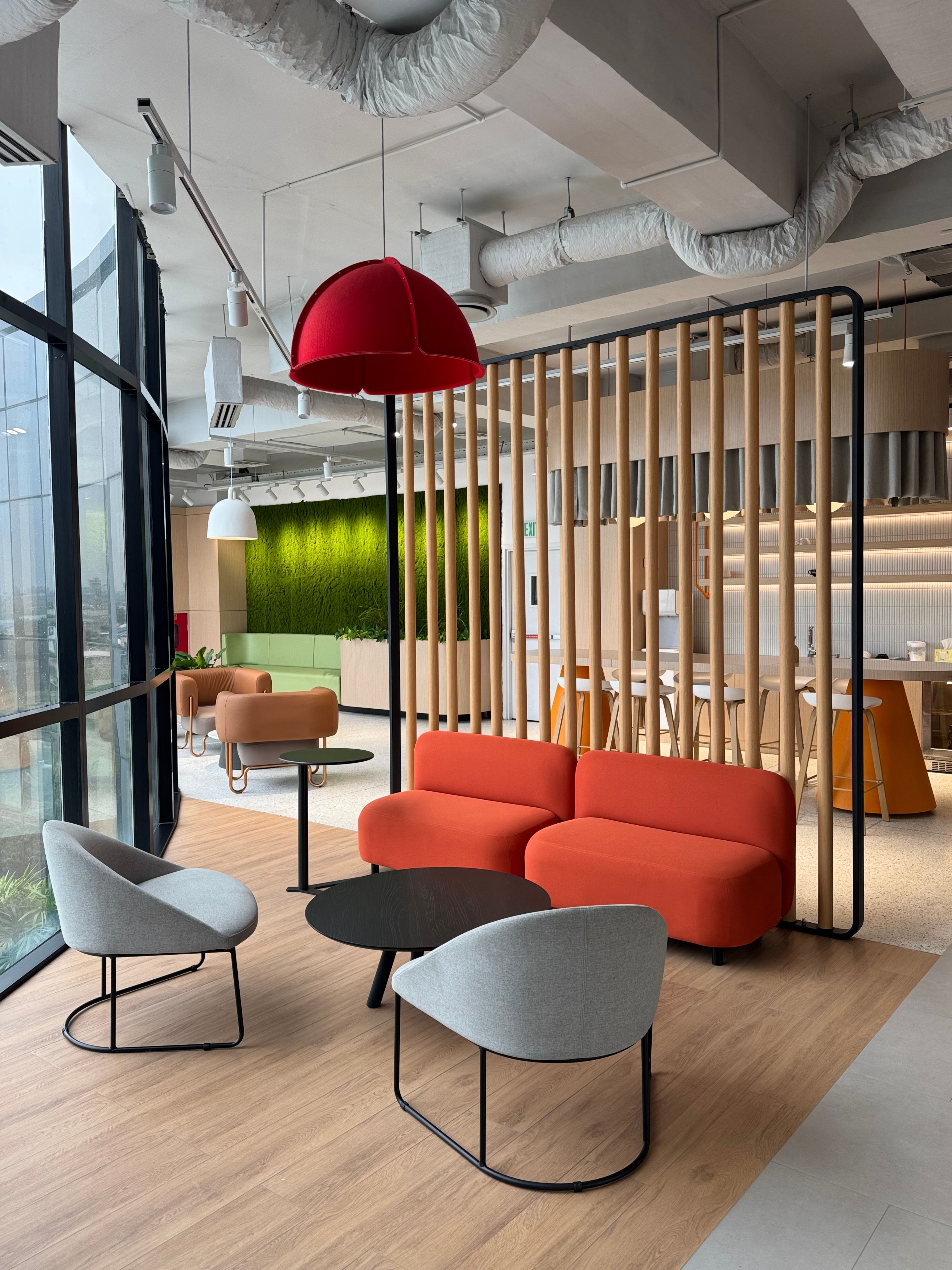 Modern Office Lounge with Contemporary Furniture · Free Stock Photo