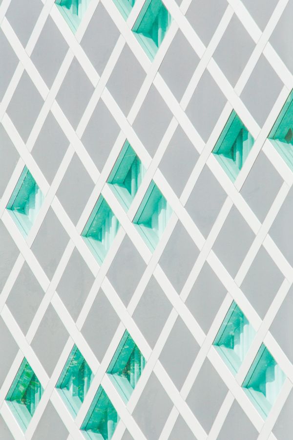 2x4 banner