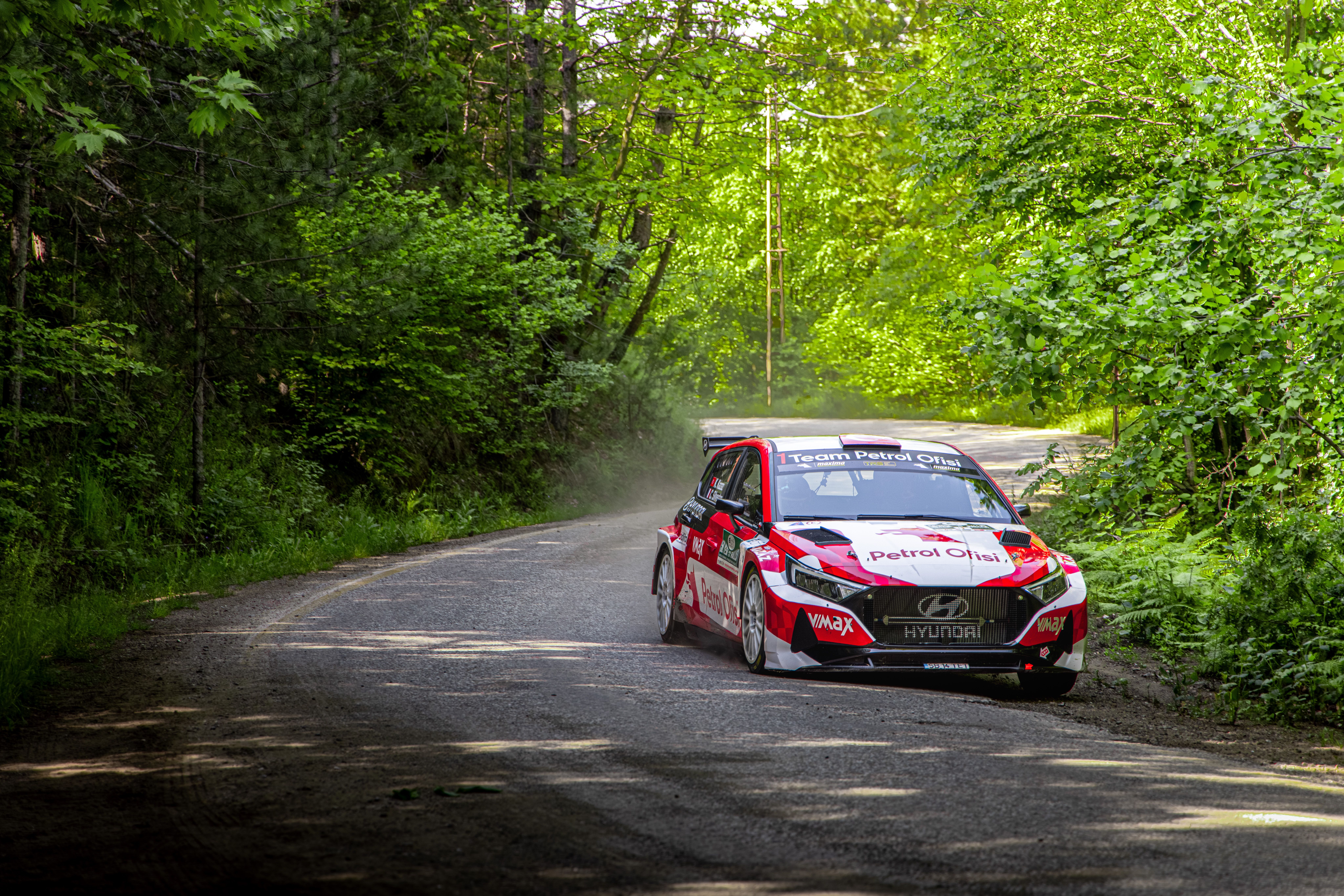 Hyundai vs. the Competition: A Deep‑Dive Critical Comparison