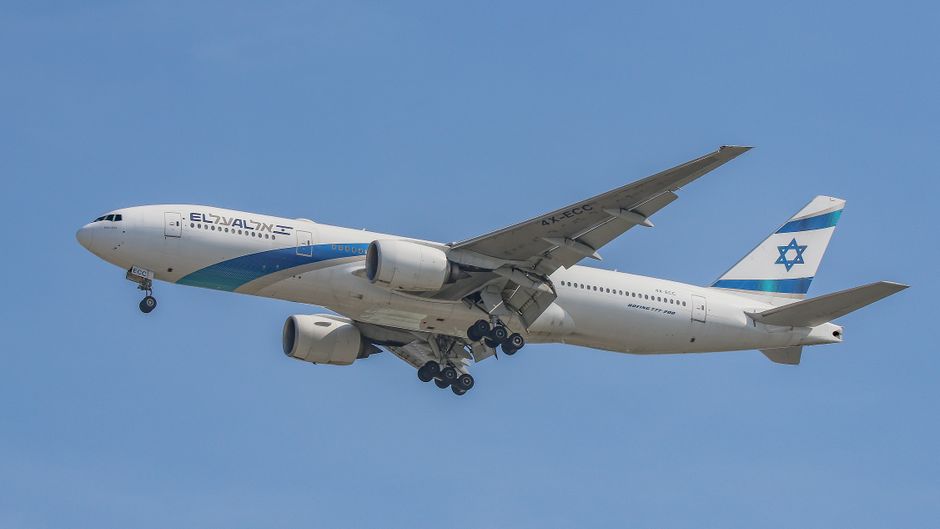 Israel Denies Entry to United Airlines Pilot Over Alleged Iran Connections