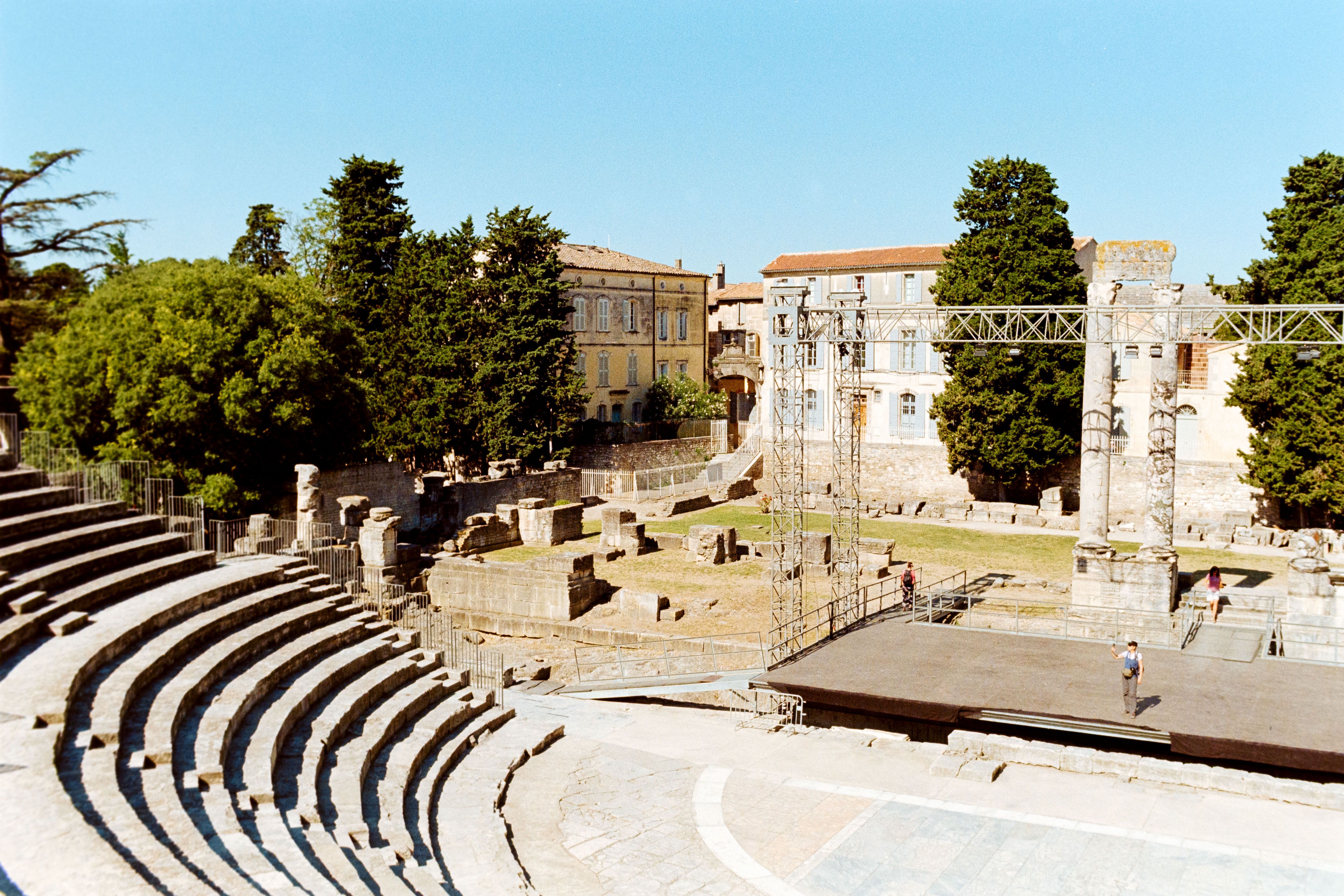 nimes