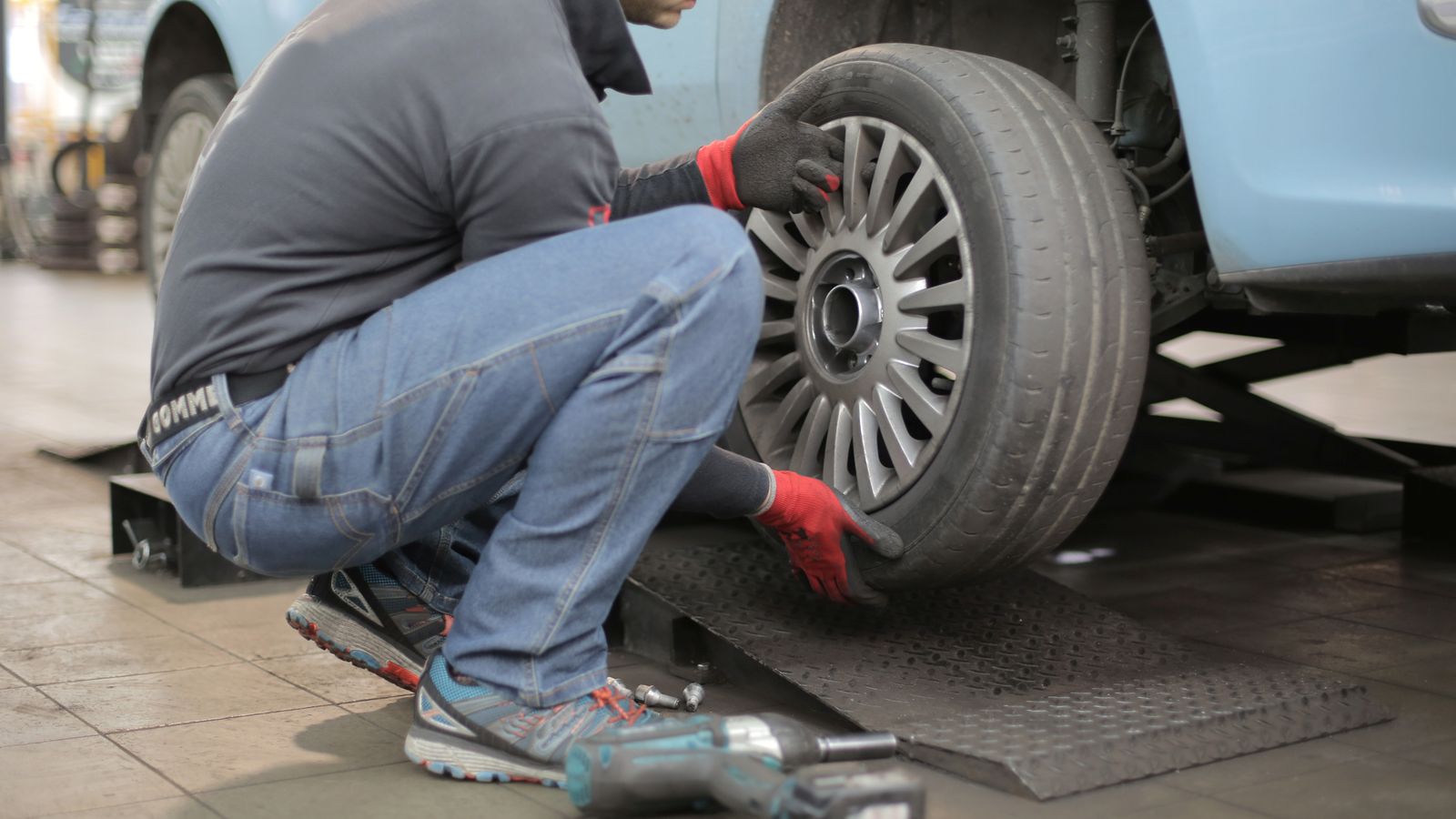 Tyre Change in JBR