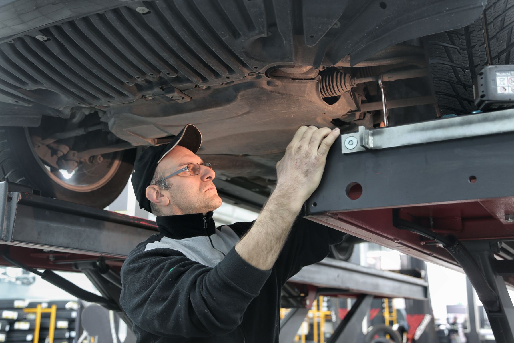 Automotive dashboard and workshop inspection detail for secure service support