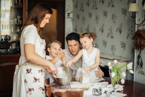 Photo D'enfants Jouant Avec De La Farine