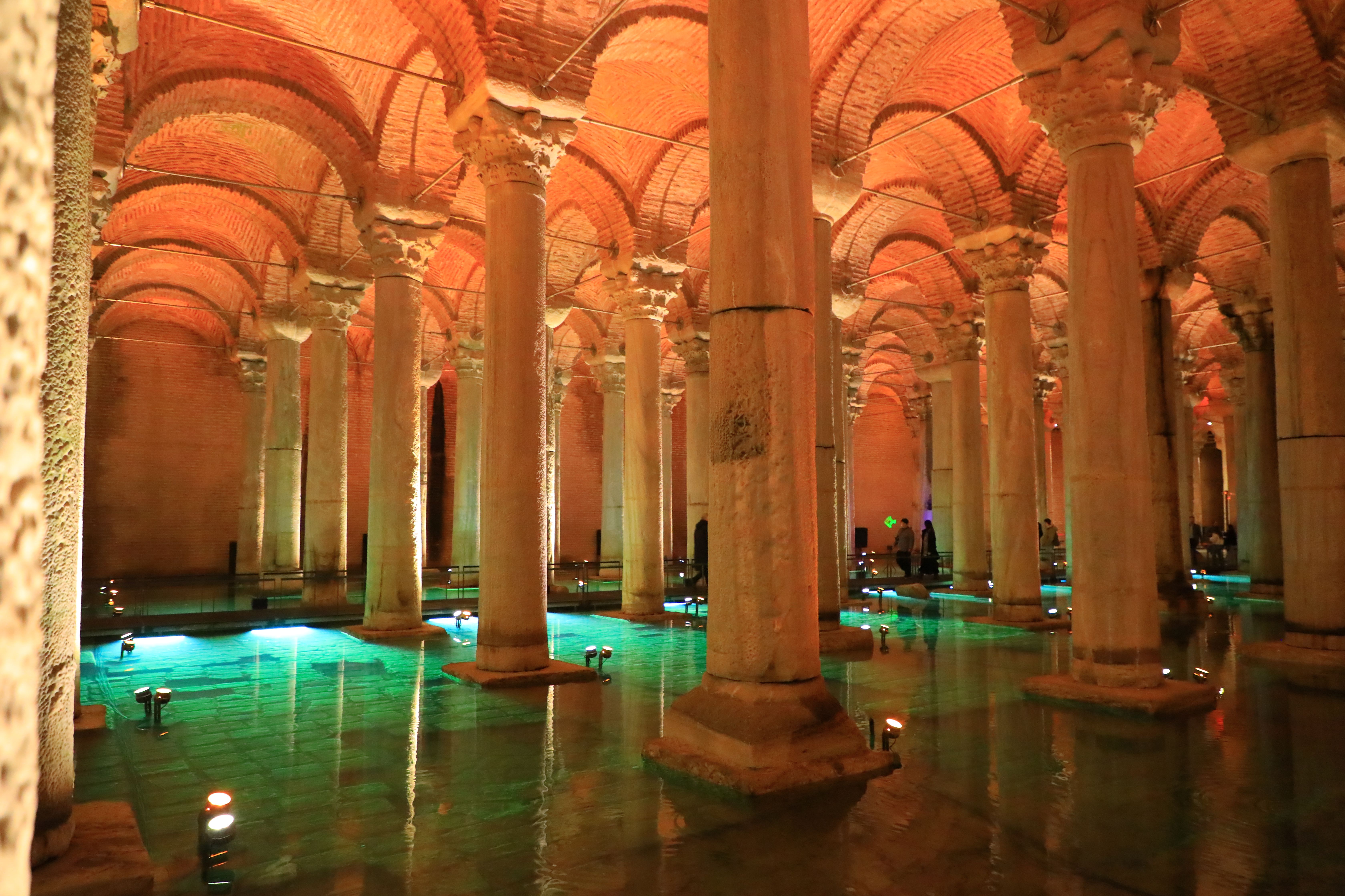 Stunning view of the illuminated Basilica Cistern in İstanbul, Türkiye.