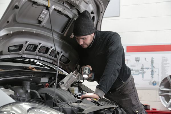 Electric Vehicle Body Repair: New Challenges for Panel Beaters (2026 Update)