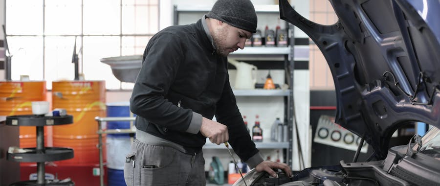 RV repair technician working on-site in Venice Florida