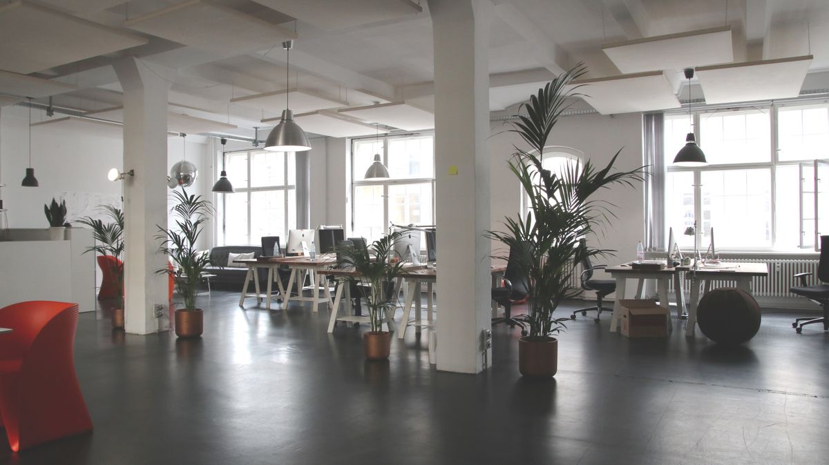 Managed Office vs Traditional Commercial Lease: True Cost Analysis