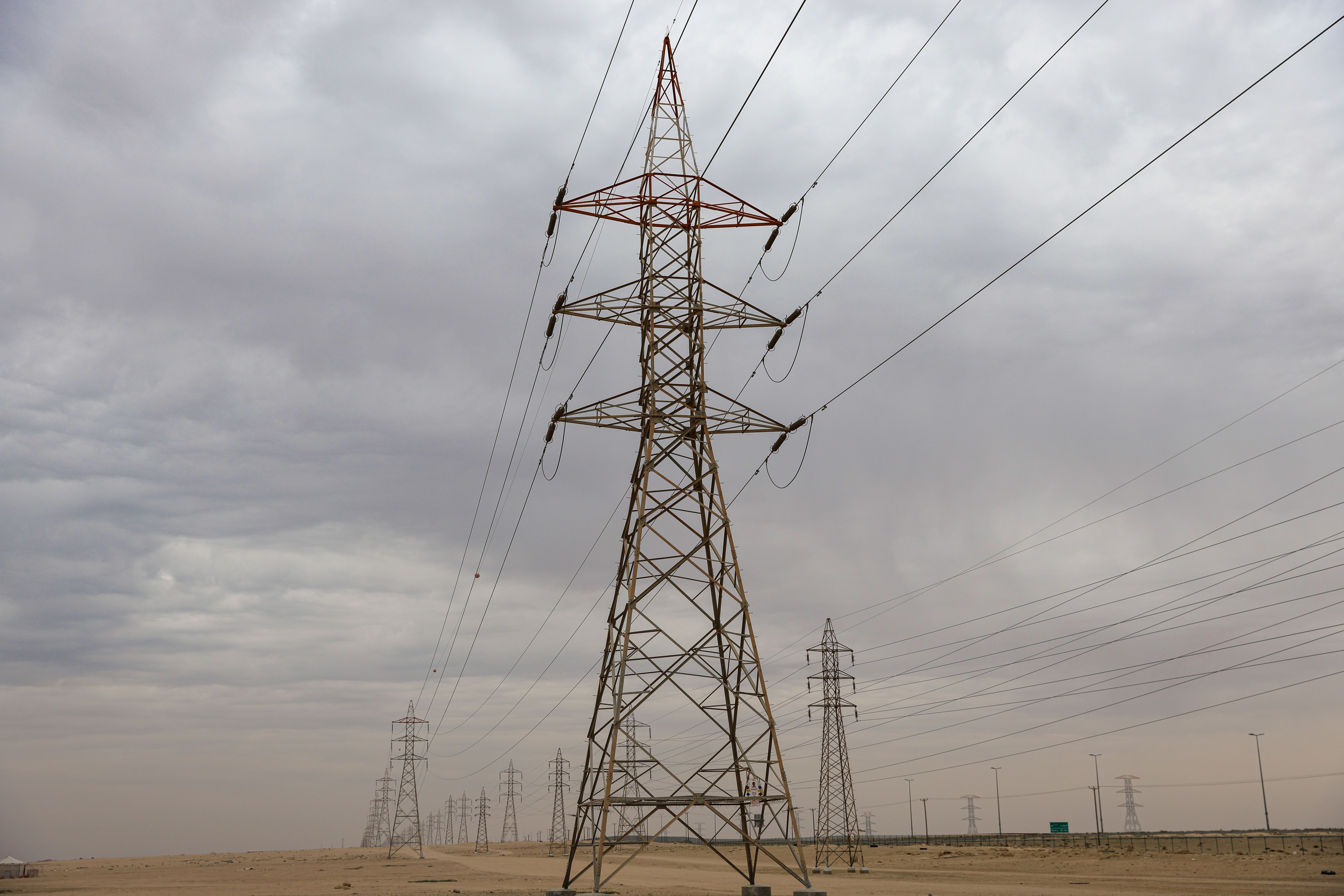 Kuwaitis Reduce AC Use as Iranian Strikes Threaten Power Grid