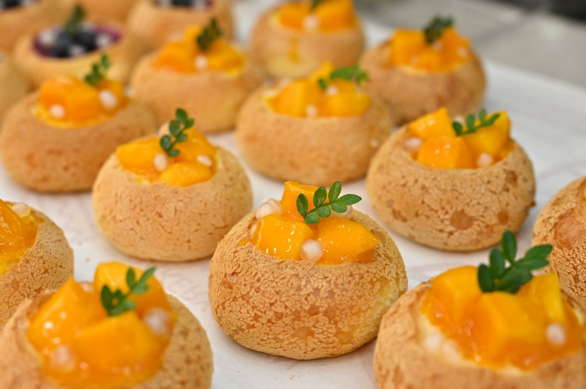 Artisanal French choux pastry and desserts
