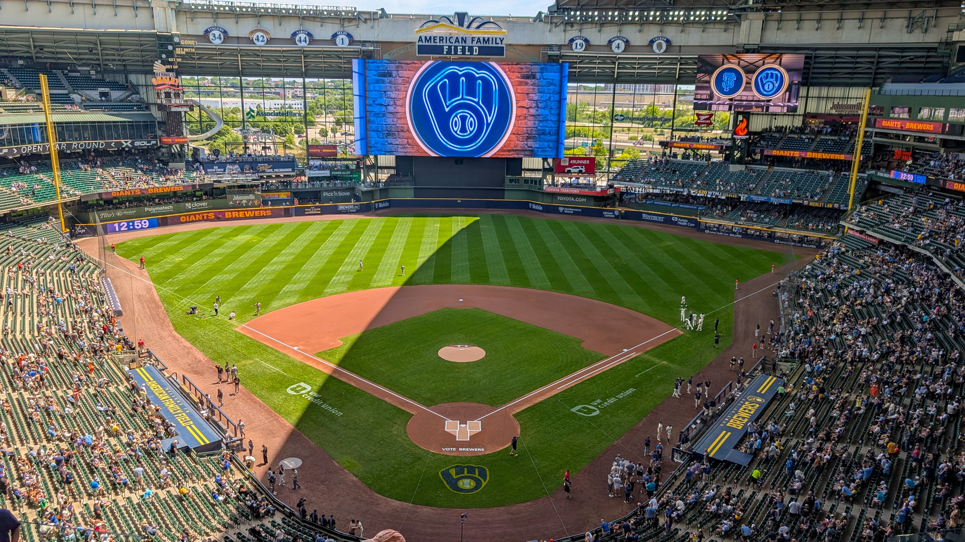 Brewers Sweep Reds as Cincinnati Gets Crushed